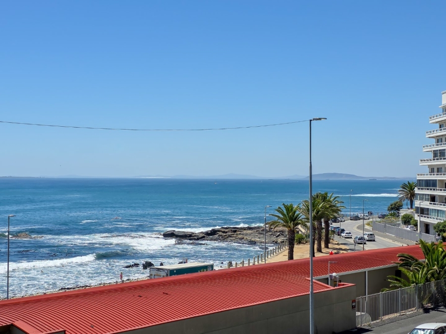 2 Bedroom Property for Sale in Sea Point Western Cape